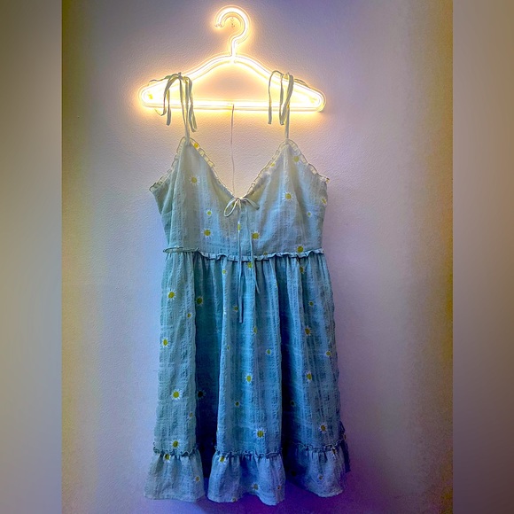 Forever 21 Dresses & Skirts - New Forever 21 Green Floral Tiered Daisy Sundress Mini V Neck Summer Cottagecore